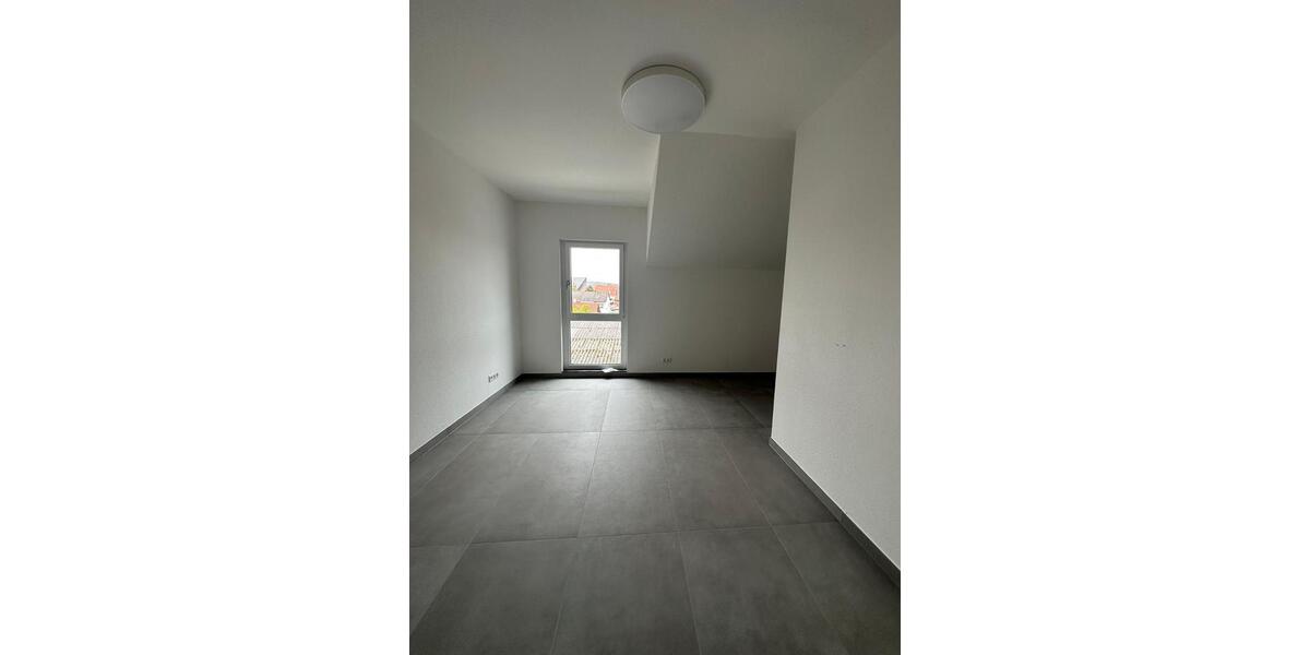 Dachgeschoßwohnung Erlenbach am Main - 5 Zimmer, 139 m&sup2;, 1.740&euro; | Angebot:26424663