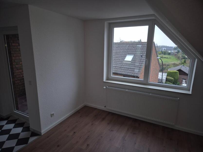 2-Zimmer Wohnung mit Balkon ab 01.09. in Stromberg zu vermieten