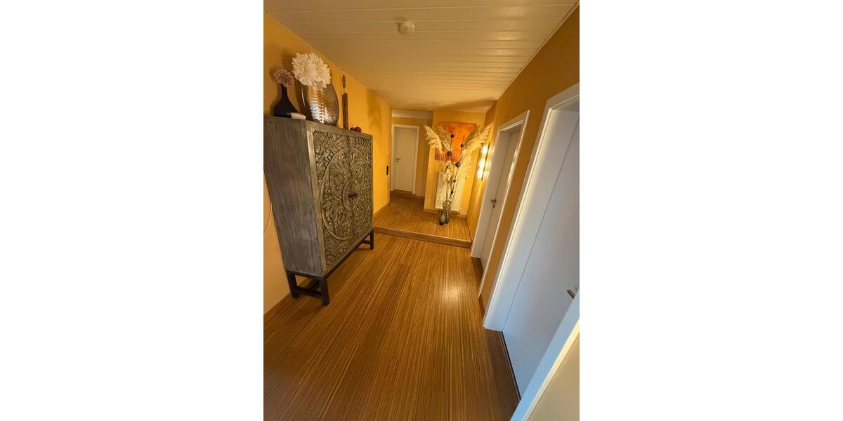 Dachgeschoßwohnung Saarburg - 5 Zimmer, 156 m&sup2;, 1.400&euro; | Angebot:26489746