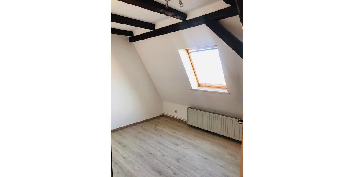 Dachgeschoßwohnung Halberstadt - 4 Zimmer, 85 m&sup2;, 369&euro; | Angebot:24826491