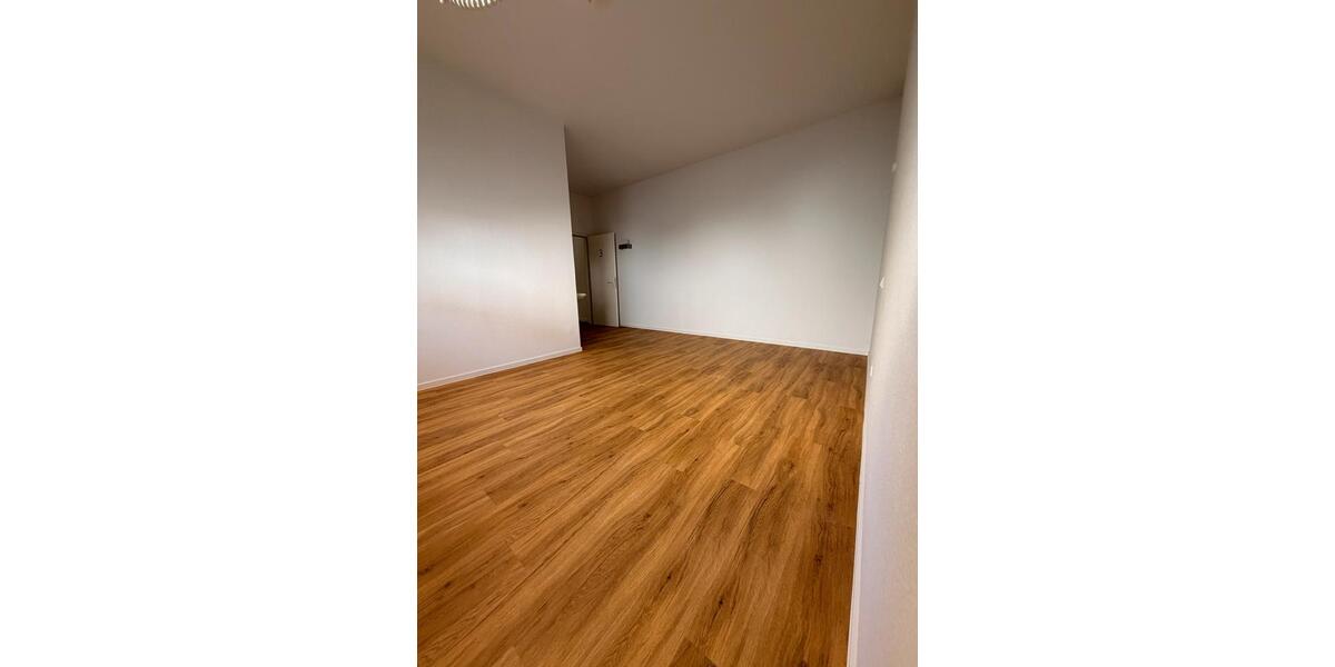 Erdgeschoßwohnung Sulzfeld - 3 Zimmer, 93 m&sup2;, 900&euro; | Angebot:24548075