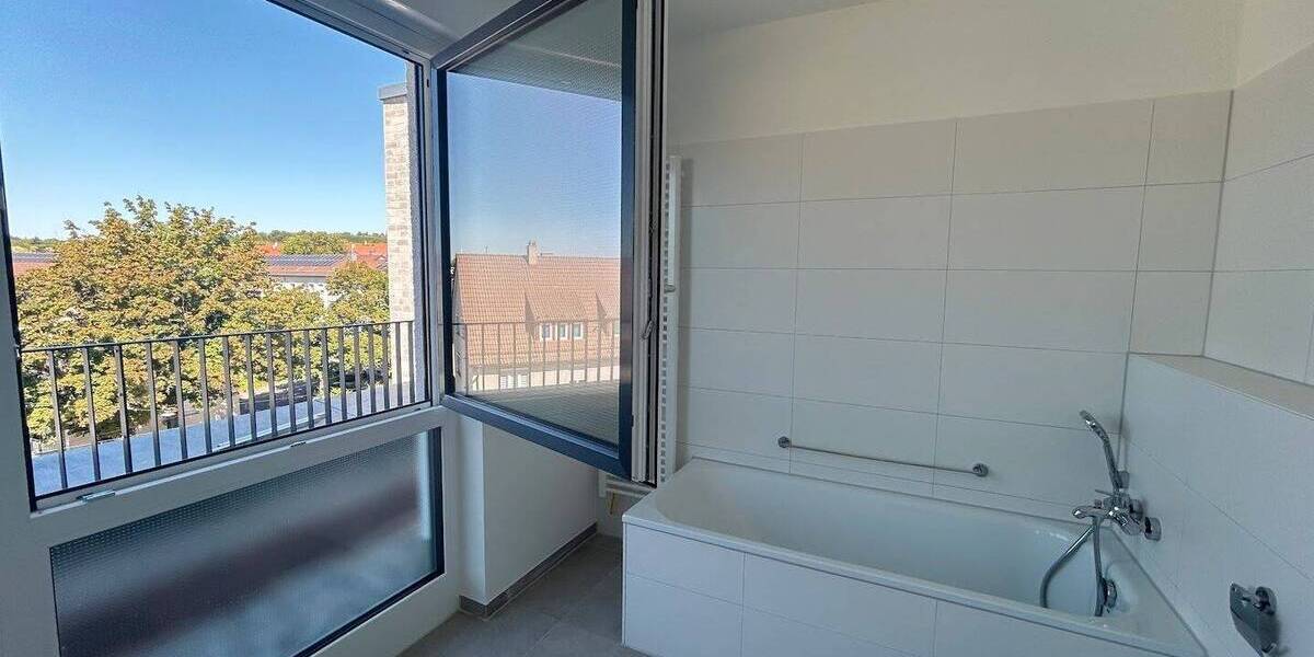 Exklusives Wohnen im 4. Obergeschoss: Traumhafte 3-Zimmer-Neubau-Wohnung mit Dachterrasse 3 zimmer