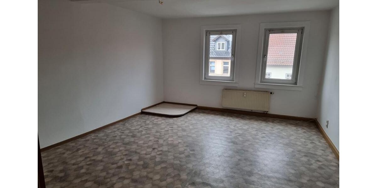 Etagenwohnung Saalfeld (Saale) - 4.5 Zimmer, 120 m&sup2;, 800&euro; | Angebot:26441600