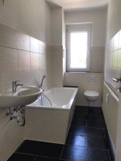 Etagenwohnung Glauchau Reinholdshain - 5 Zimmer, 105 m&sup2;, 640&euro; | Angebot:26305721