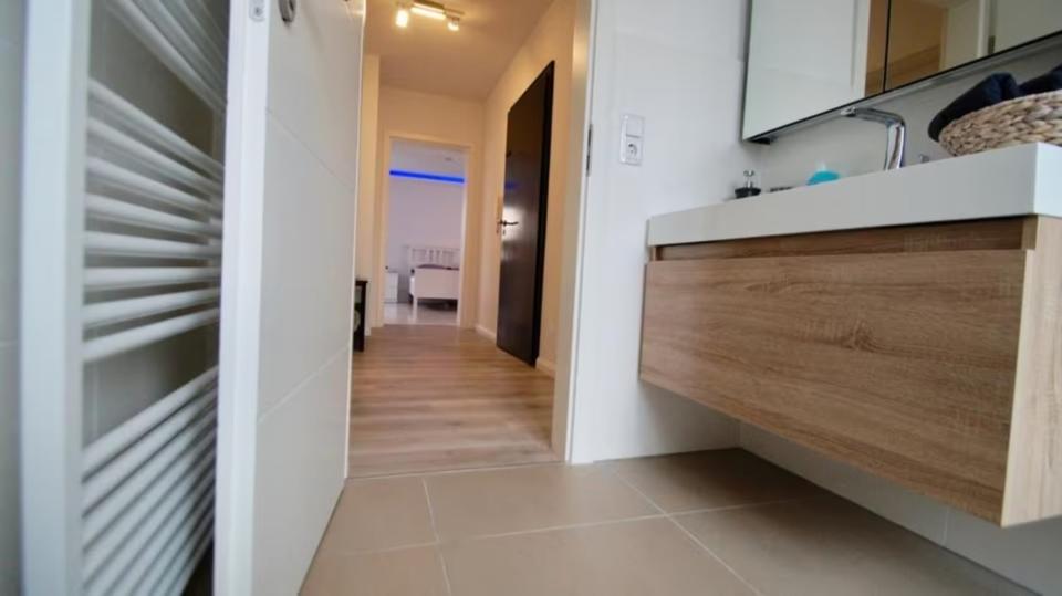 Wohnen auf Zeit Bergisch Gladbach - 3 Zimmer, 65 m&sup2;, 13&euro; | Angebot:24784473