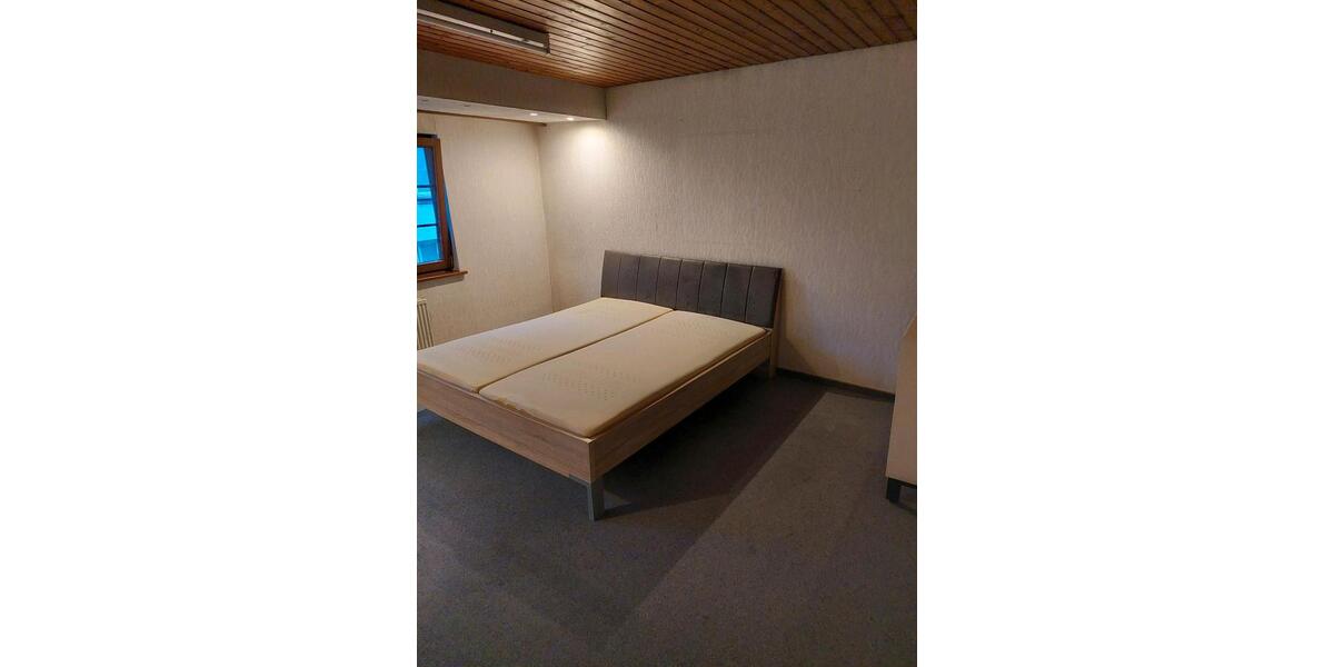 Etagenwohnung Grünberg - 6 Zimmer, 120 m&sup2;, 15&euro; | Angebot:26323129