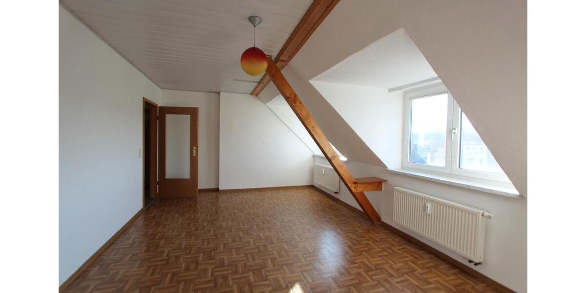Dachgeschoßwohnung Meerane - 2 Zimmer, 56 m&sup2;, 300&euro; | Angebot:23039470