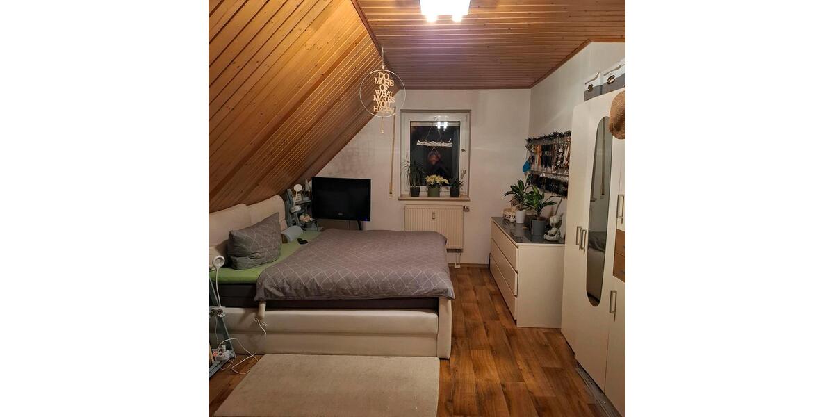 Dachgeschoßwohnung Mitwitz - 3 Zimmer, 120 m&sup2;, 660&euro; | Angebot:26006530