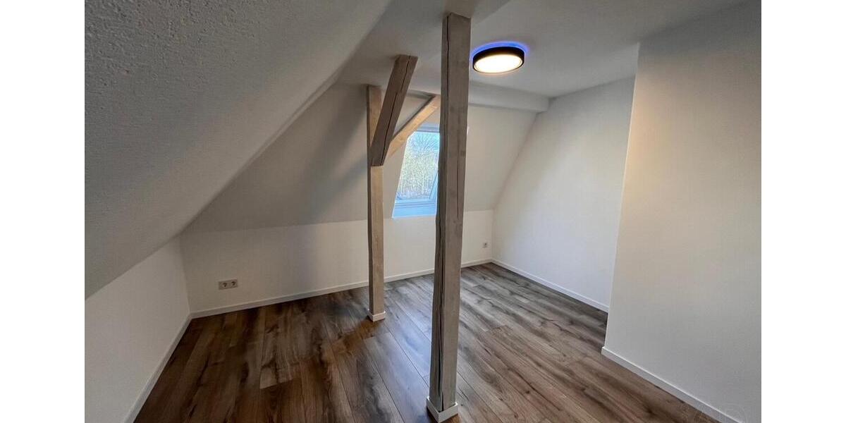 Doppelhaushälfte Zwickau - 3 Zimmer, 95 m&sup2;, 1.250&euro; | Angebot:25395037