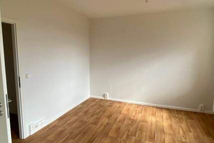 Familienfreundlich & modern: Sanierte Wohnung in bester Lageng ist bereit! 4 zimmer