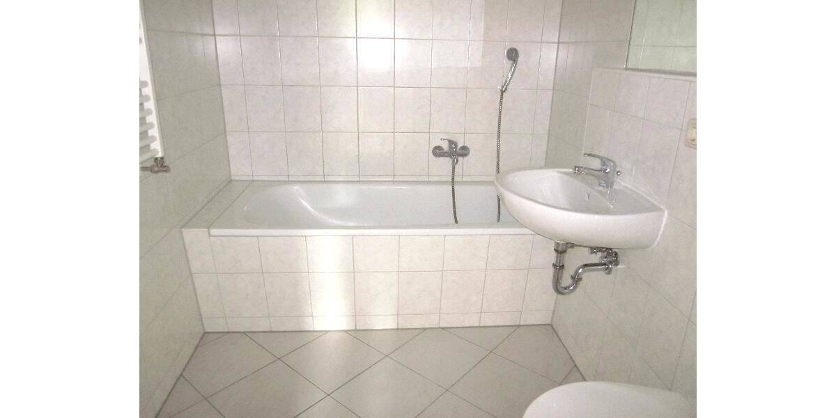 Etagenwohnung Plauen Stadtmitte - 2 Zimmer, 51 m&sup2;, 250&euro; | Angebot:26751074