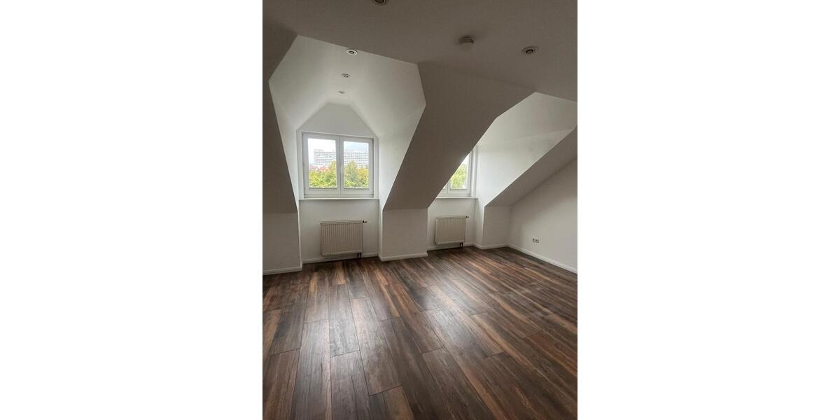 Dachgeschoßwohnung Künzell - 4 Zimmer, 160 m&sup2;, 1.390&euro; | Angebot:23555126