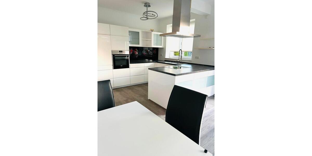 Villa Bad Bramstedt - 5 Zimmer, 140 m&sup2;, 1.900&euro; | Angebot:24356446