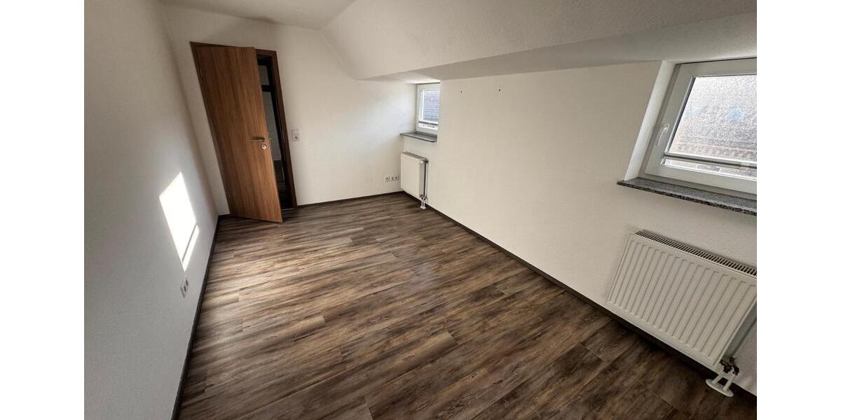 Dachgeschoßwohnung Sangerhausen - 2 Zimmer, 65 m&sup2;, 450&euro; | Angebot:26477915