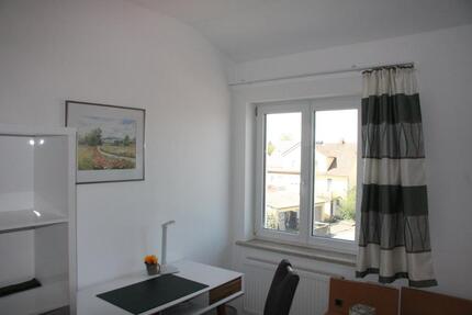 möbliertes Zimmer in 3er-WG 11 zimmer