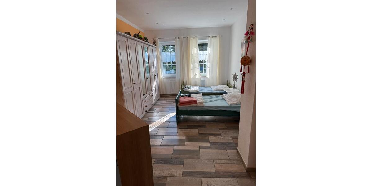 Etagenwohnung Bützow - 4 Zimmer, 100 m&sup2;, 1.300&euro; | Angebot:25961025