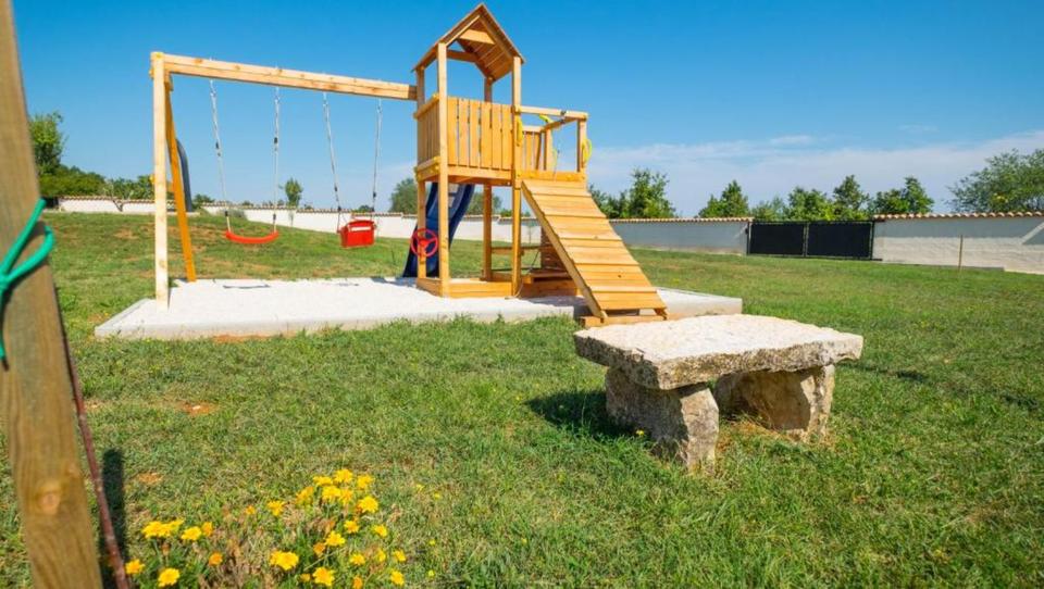 Villa München Altstadt-Lehel - 3 Zimmer, 110 m&sup2;, 1.190&euro; | Angebot:25922541