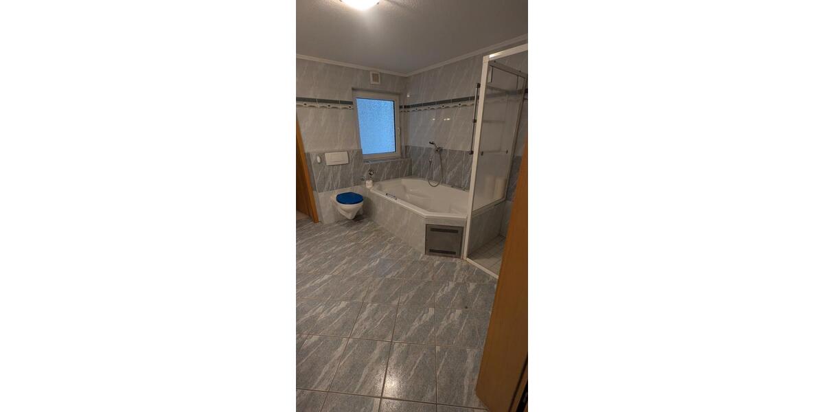 Erdgeschoßwohnung Kropp - 5 Zimmer, 200 m&sup2;, 1.950&euro; | Angebot:26050213