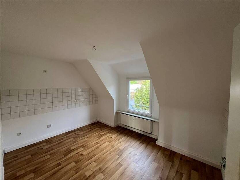 Gepflegte 2-Zimmer Dachgeschosswohnung, ideal für Singles 2 zimmer