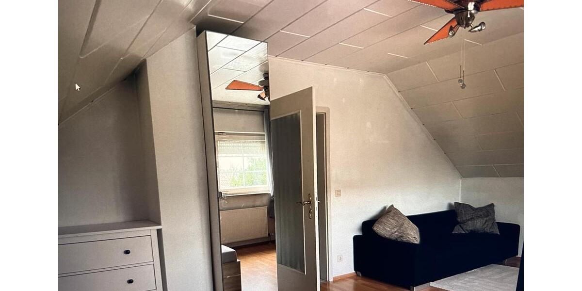 Dachgeschoßwohnung Bonn Gielgen - 1 Zimmer, 25 m&sup2;, 550&euro; | Angebot:24524020