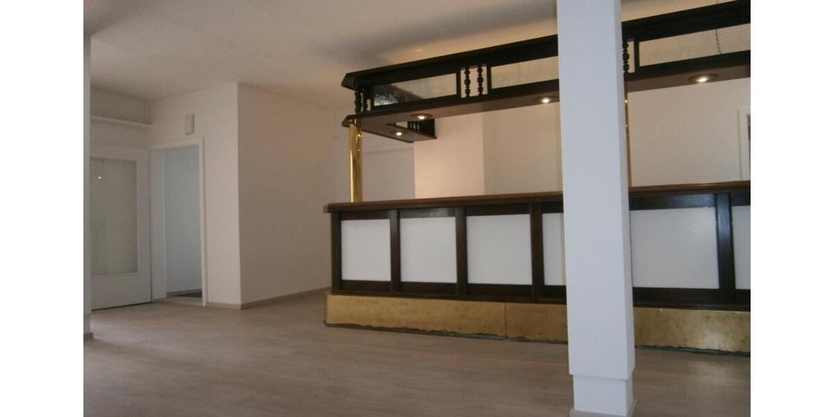 Erdgeschoßwohnung Neumarkt-Sankt Veit Sankt Veit - 4 Zimmer, 150 m&sup2;, 990&euro; | Angebot:25904041