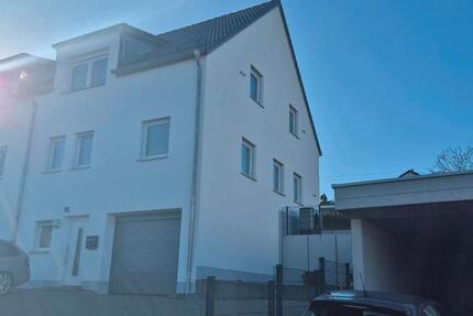 Haus Mainburg - 4 Zimmer, 125 m&sup2;, 1.750&euro; | Angebot:25540016