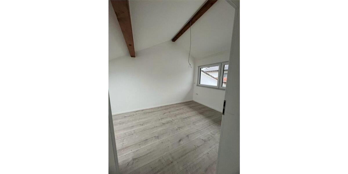 Dachgeschoßwohnung Breuberg - 3 Zimmer, 95 m&sup2;, 800&euro; | Angebot:26512796