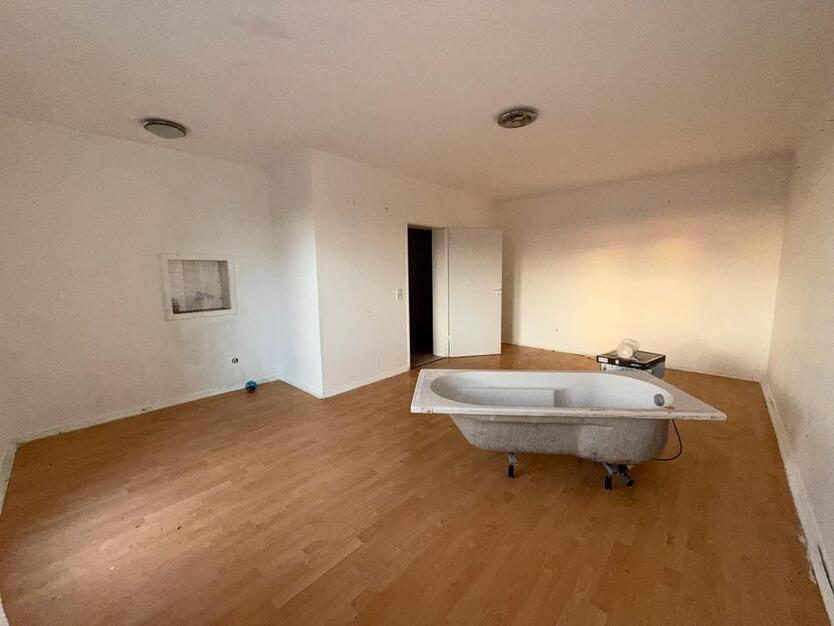 4 Zimmer Wohnung mit Balkon