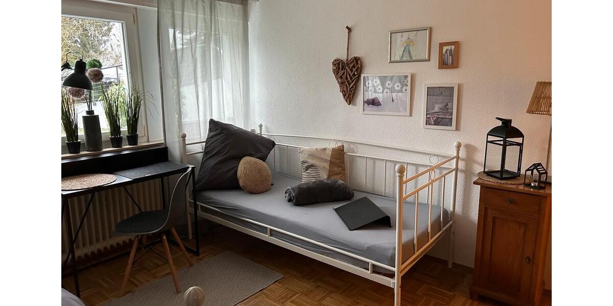 Wohnen auf Zeit Wermelskirchen - 3 Zimmer, 100 m&sup2;, 85&euro; | Angebot:19039093