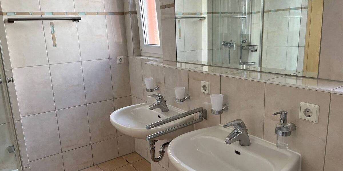 Etagenwohnung Weil am Rhein - 4 Zimmer, 115 m&sup2;, 1.490&euro; | Angebot:26844058