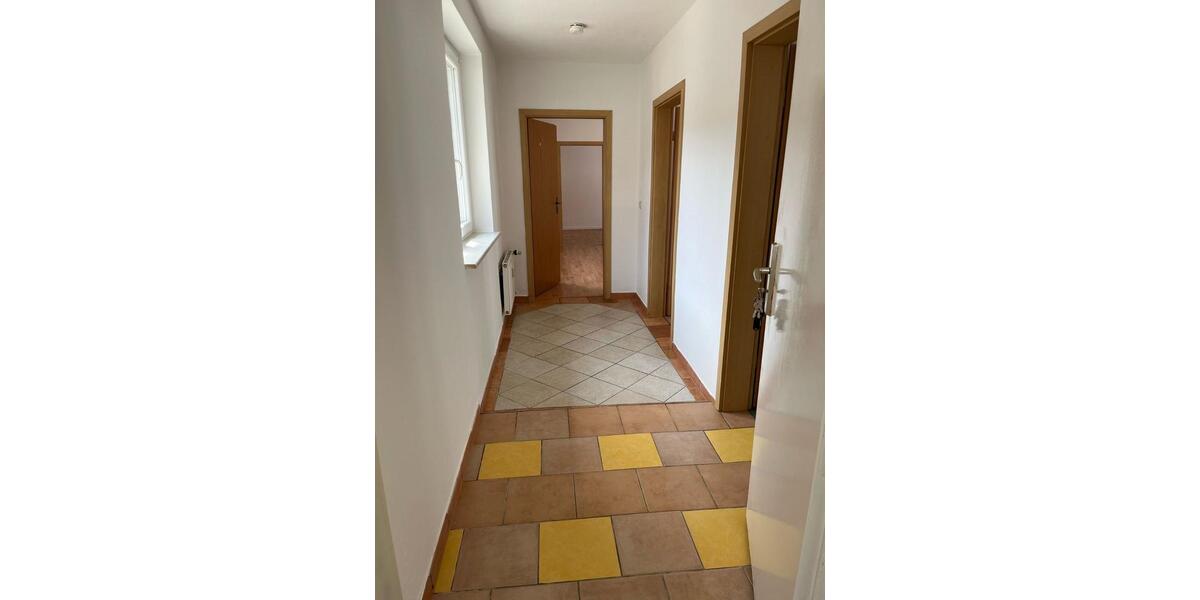 Etagenwohnung Altentreptow - 2 Zimmer, 63 m&sup2;, 345&euro; | Angebot:24252174