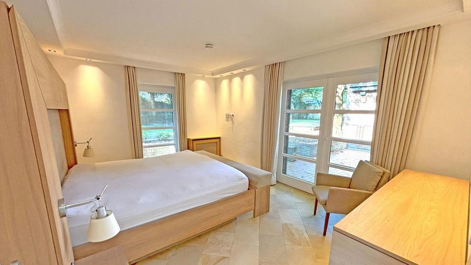 Zur Miete: Wohnhaus der Superlative am Jungbornpark! 7 zimmer