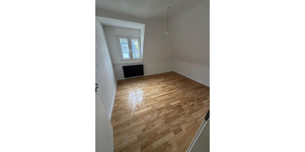 Dachgeschoßwohnung Achern - 3 Zimmer, 68 m&sup2;, 700&euro; | Angebot:26577718