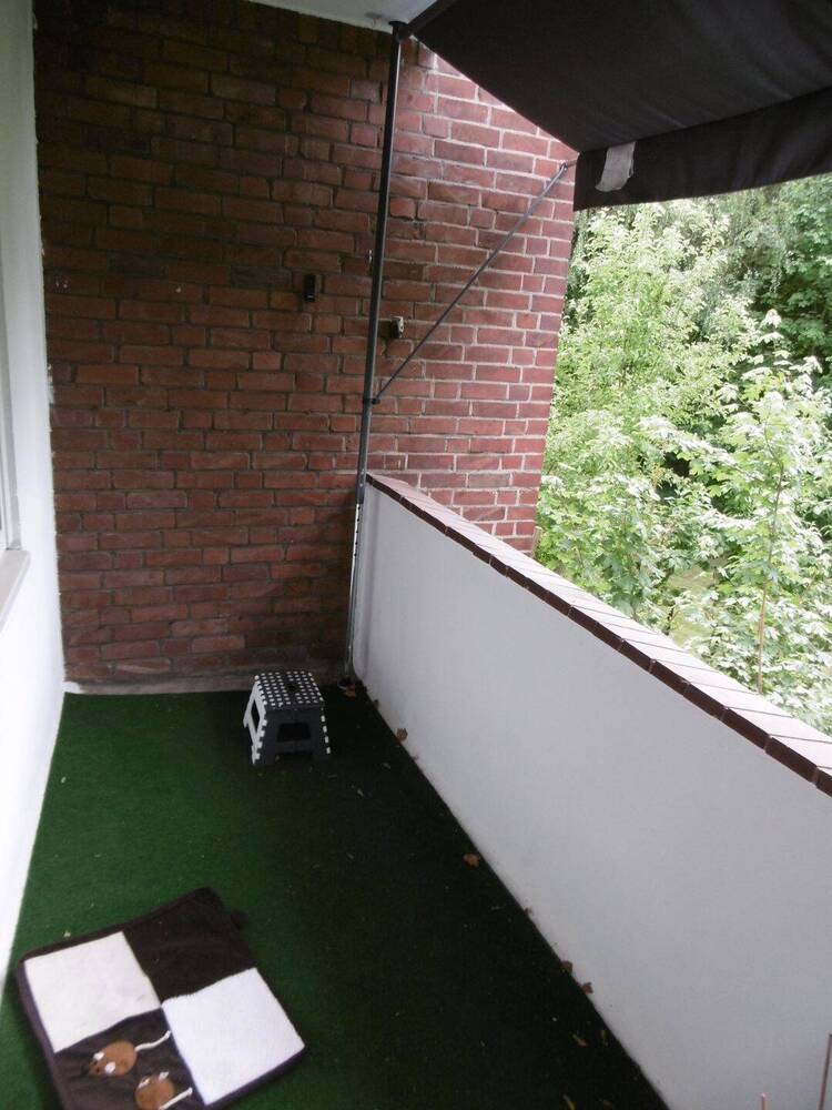 Bitte unsere Fragen beachten! HH-Horn, 2 Zimmer Wohnung mit Balkon