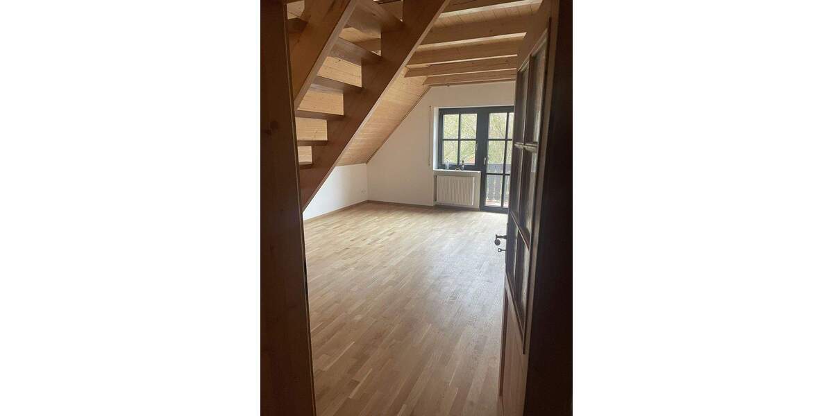 Etagenwohnung Freising Sünzhausen - 3 Zimmer, 115 m&sup2;, 1.400&euro; | Angebot:25247026