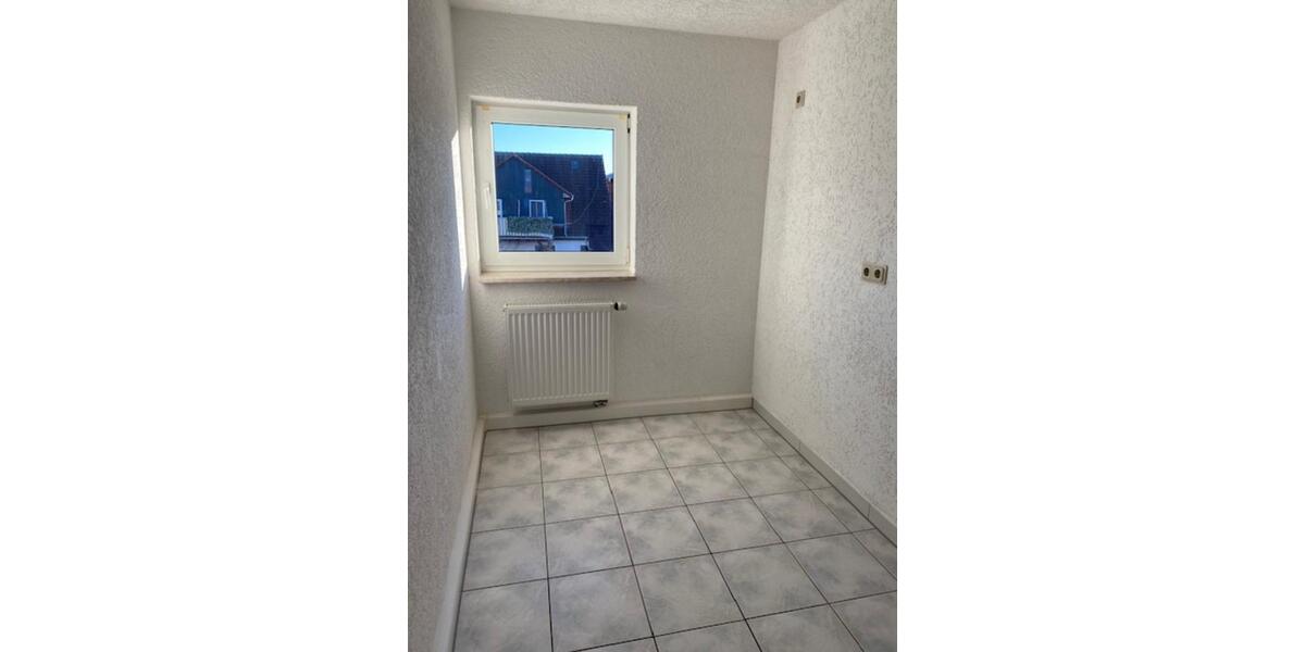 Dachgeschoßwohnung Meiningen - 2.5 Zimmer, 62 m&sup2;, 405&euro; | Angebot:24783936