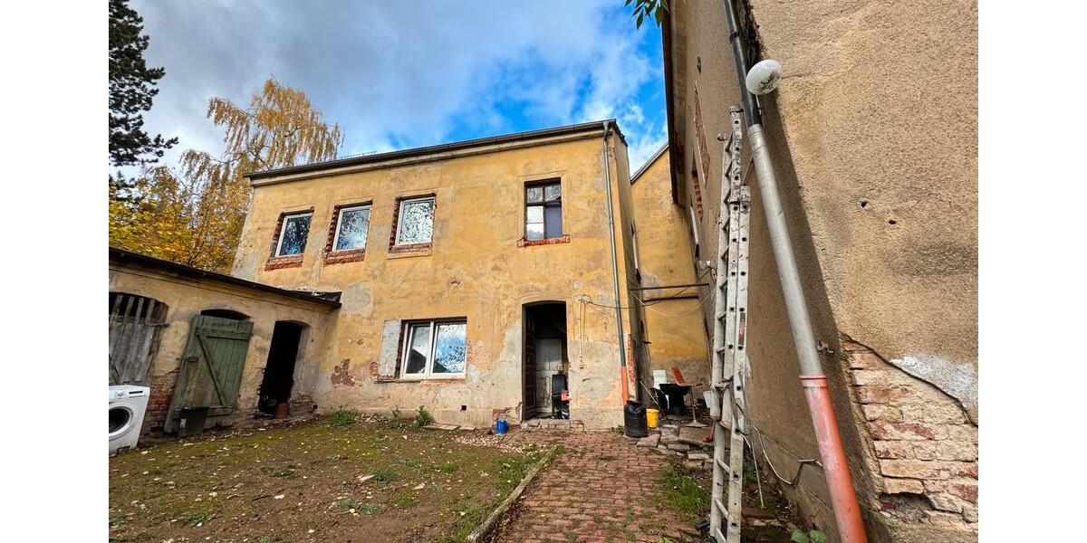 ZWEI HÄUSER, SCHUPPEN UND GARAGE 8 zimmer