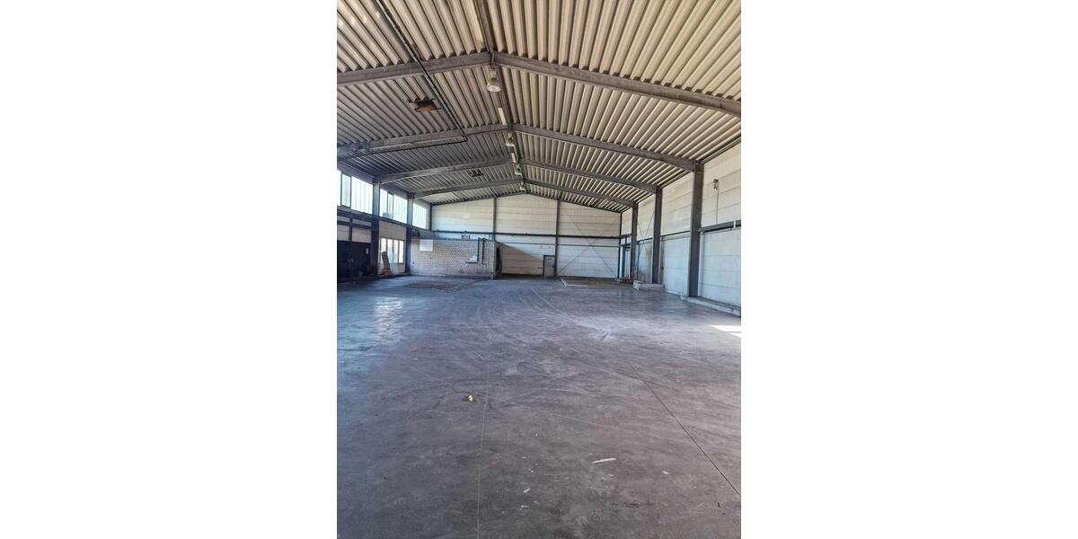 +++Moderne 600 m² Lagerhalle mit Tor & TOP-Lage – Büro flexibel anmietbar. +++ zimmer