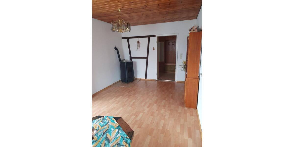 Etagenwohnung Pullenreuth - 3 Zimmer, 100 m&sup2;, 700&euro; | Angebot:25840266
