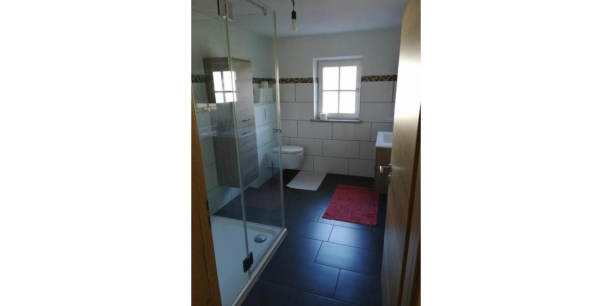 Etagenwohnung Piding - 4 Zimmer, 100 m&sup2;, 1.050&euro; | Angebot:24803934