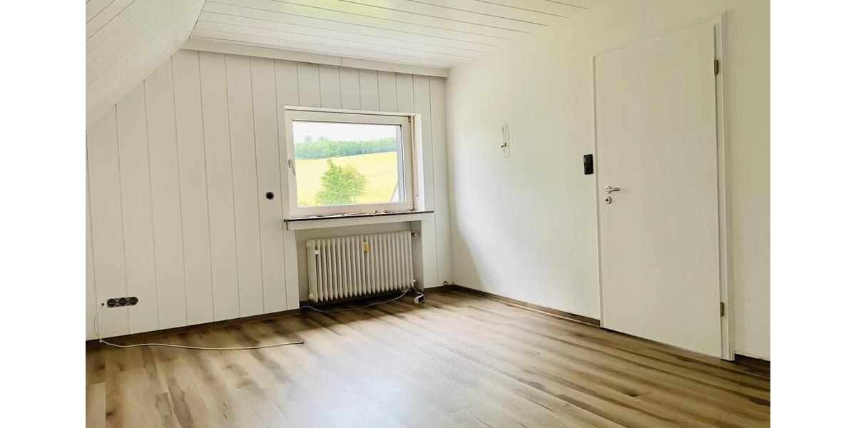 Dachgeschoßwohnung Gummersbach - 4 Zimmer, 73 m&sup2;, 800&euro; | Angebot:26356814