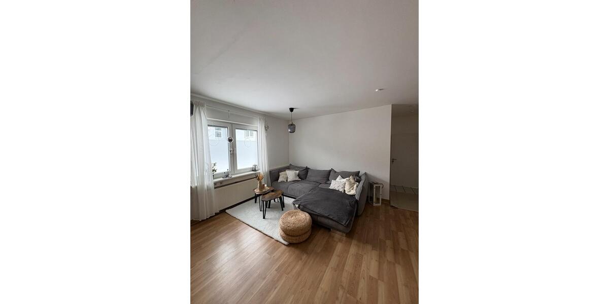 Gewerbehalle + 2 Wohnungen zimmer