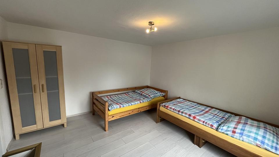 Wohnen auf Zeit Neumünster - 4 Zimmer, 100 m&sup2;, 14&euro; | Angebot:26651832