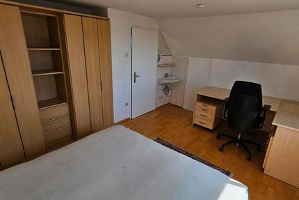 Großes Zimmer in 3er-WG in FN-Fischbach zimmer