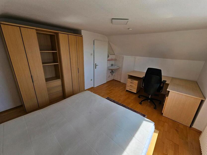 Großes Zimmer in 3er-WG in FN-Fischbach zimmer
