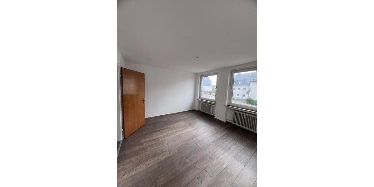 Etagenwohnung Siegen - 5 Zimmer, 111 m&sup2;, 1.150&euro; | Angebot:26020529