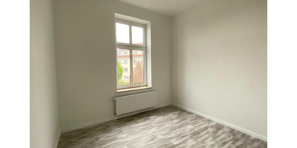 Etagenwohnung Güstrow - 4 Zimmer, 100 m&sup2;, 850&euro; | Angebot:25349003