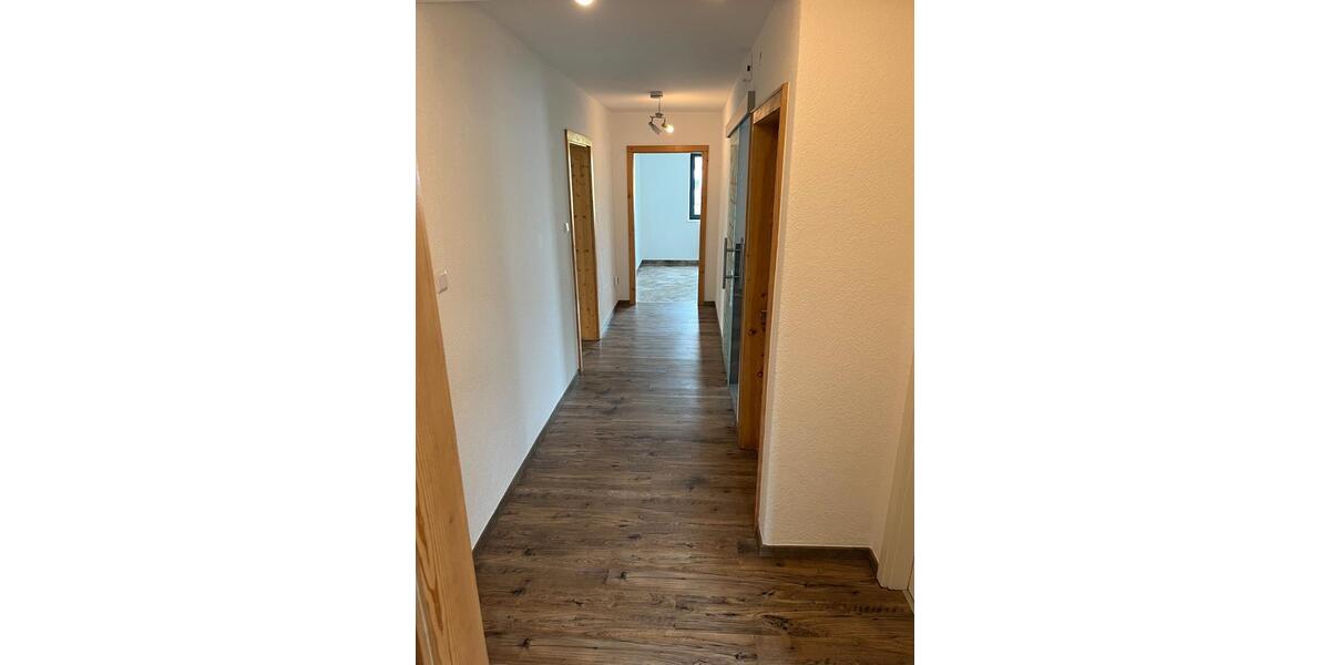 Erdgeschoßwohnung Altötting - 5 Zimmer, 93 m&sup2;, 850&euro; | Angebot:26611852