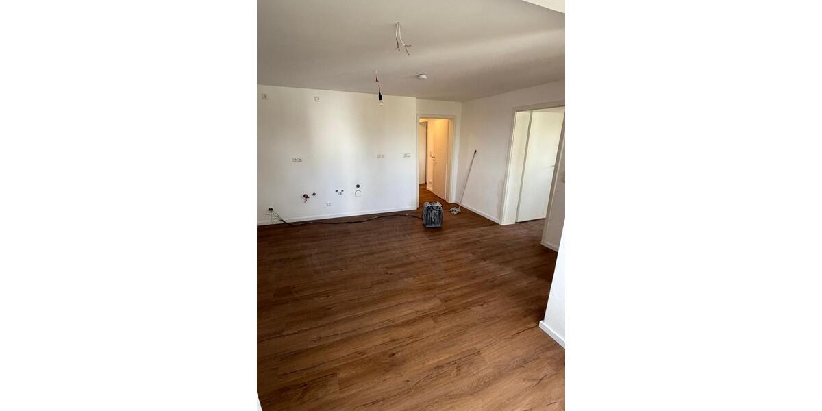 Etagenwohnung Lappersdorf - 3.5 Zimmer, 81 m&sup2;, 1.200&euro; | Angebot:26042515