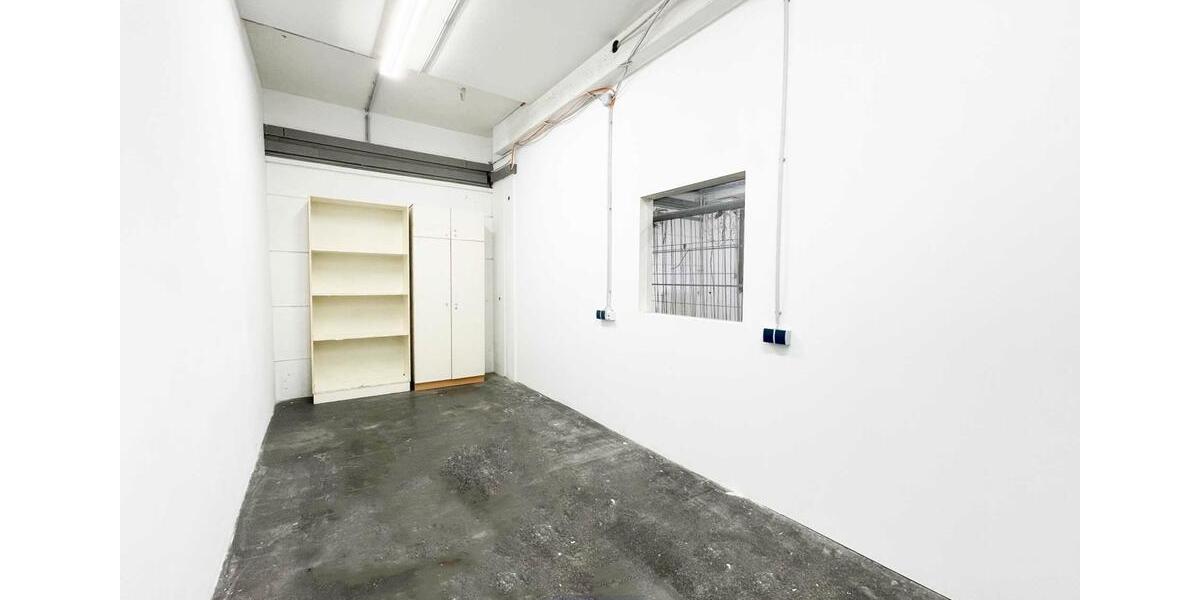 ERLANGEN - WETTERKREUZ: 2 GROSSE HALLEN FÜR LAGERPRODUKTIONBEHEIZTLICHTBÜROA3A73AIRPORT zimmer